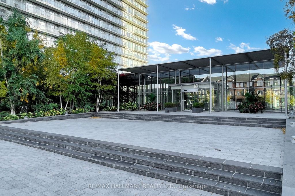 Photo of 103 The Queensway Way #1613, Toronto, ON M6S 5B3 (MLS # W12899826)