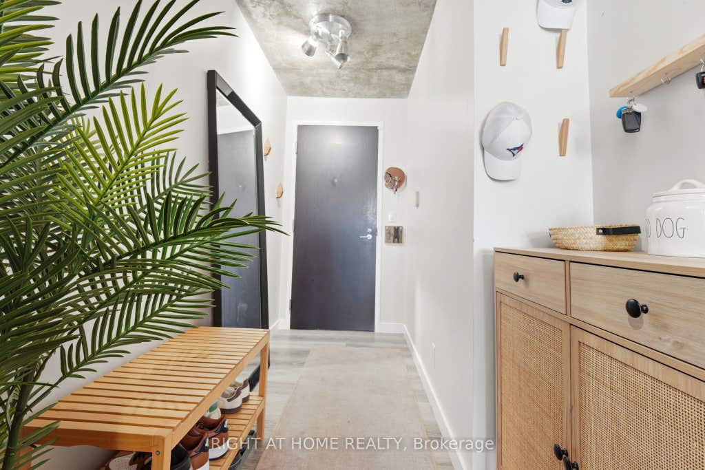 Photo of 1005 King Street W #209, Toronto, ON M6K 3M8 (MLS # C13412758)