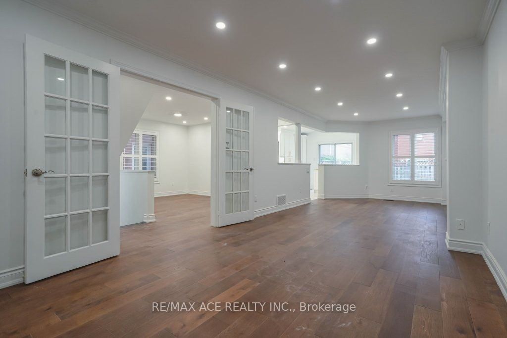 168 Roxbury Street