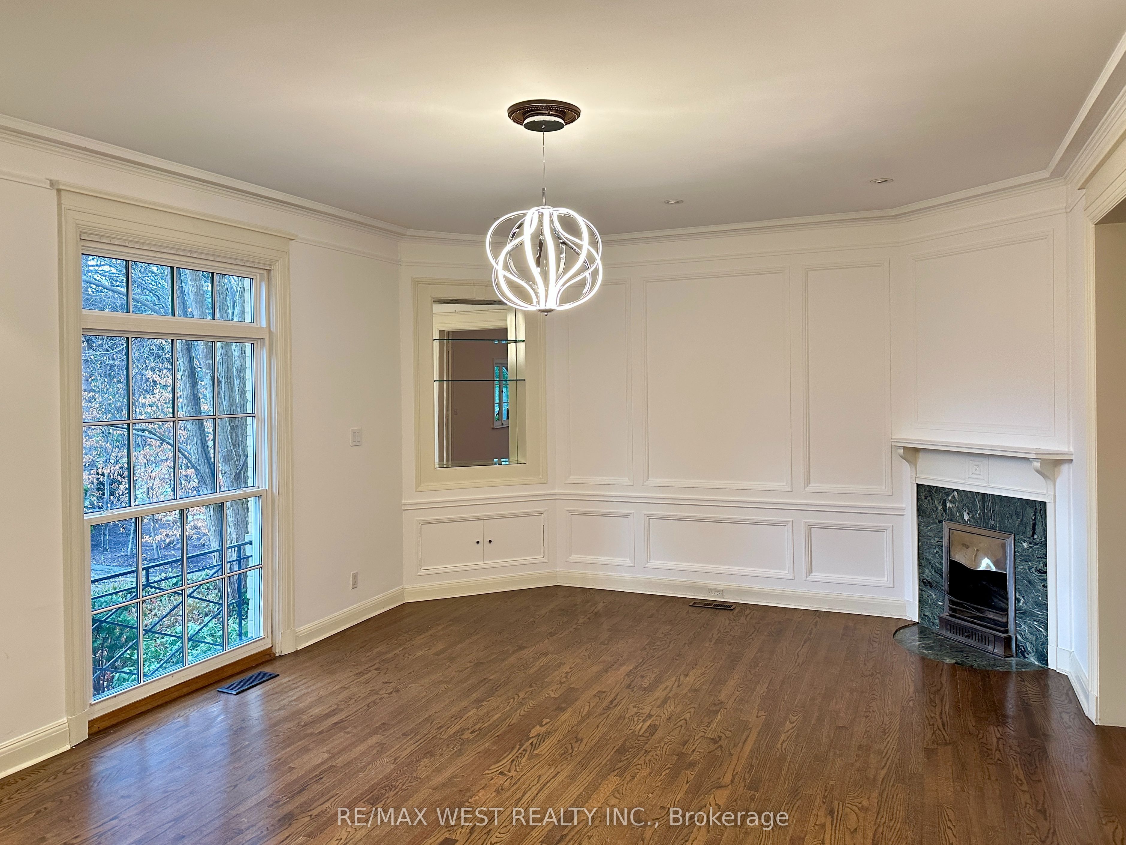 23 South Drive
