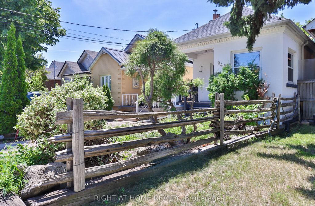 Photo of 948 Runnymede Road, Toronto, ON M6N 3W4 (MLS # W12309682)