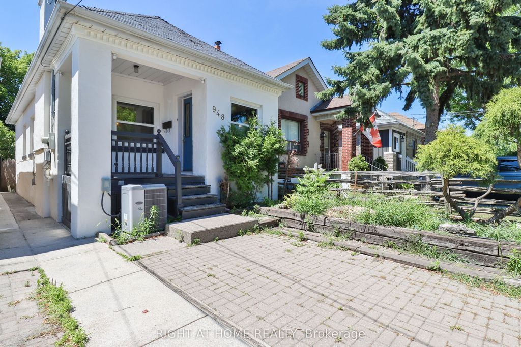 Photo of 948 Runnymede Road, Toronto, ON M6N 3W4 (MLS # W12309682)