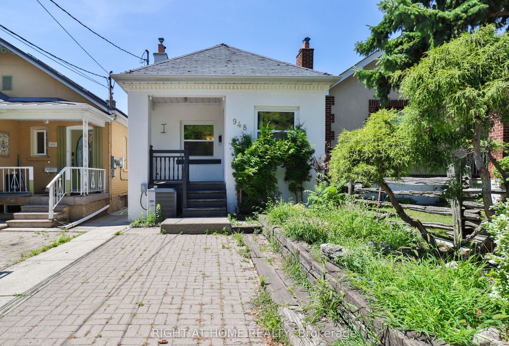 Photo of 948 Runnymede Road, Toronto, ON M6N 3W4 (MLS # W12309682)