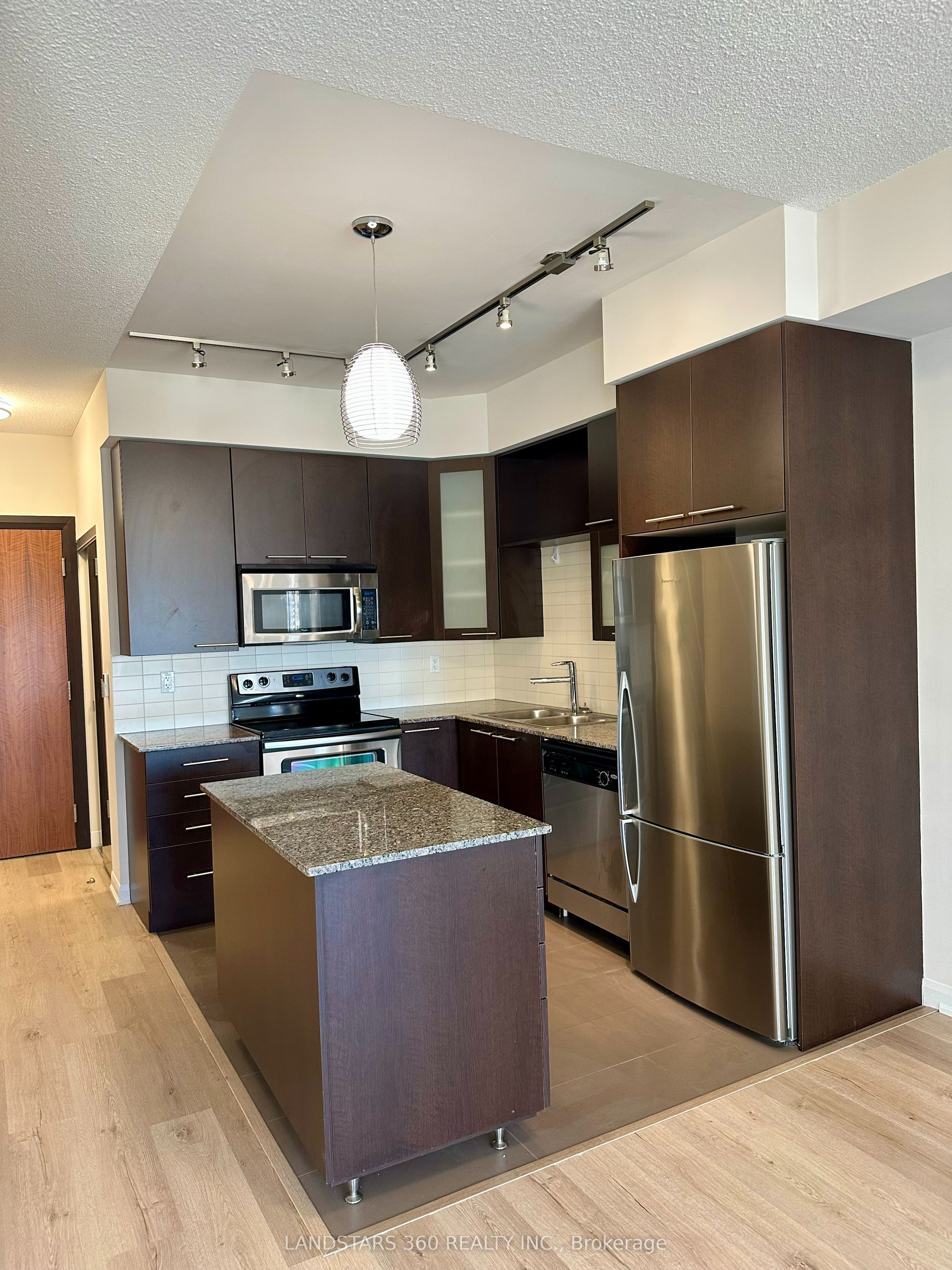 500 Sherbourne Street 1702