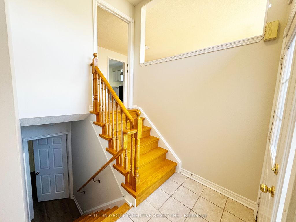 Photo of 18 Forest Dale Drive, Barrie, ON L4M 6M7 (MLS # S12791762)