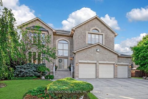 971 Lovingston Crescent Mississauga ON L4W 3V7
