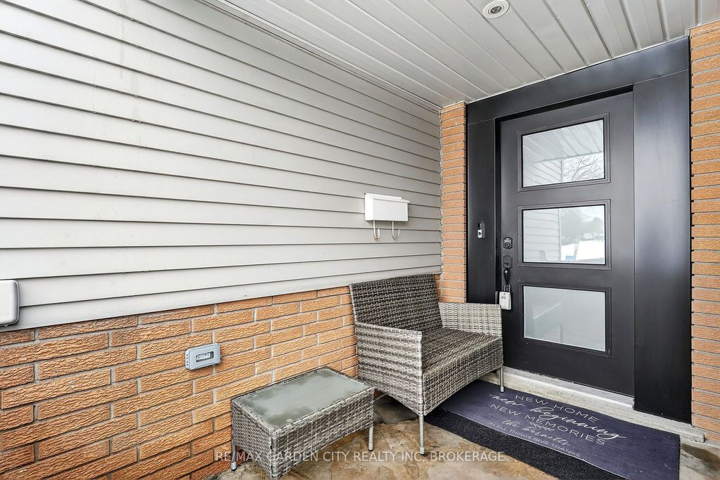 Photo of 8146 WESTWOOD Street, Niagara Falls, ON L2H 1Y2 (MLS # X13008940)