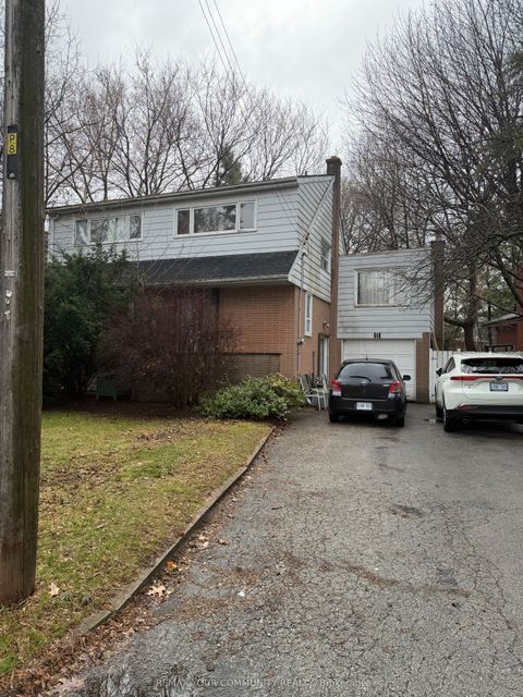 8 Appledale Road Toronto ON M9B 5G4