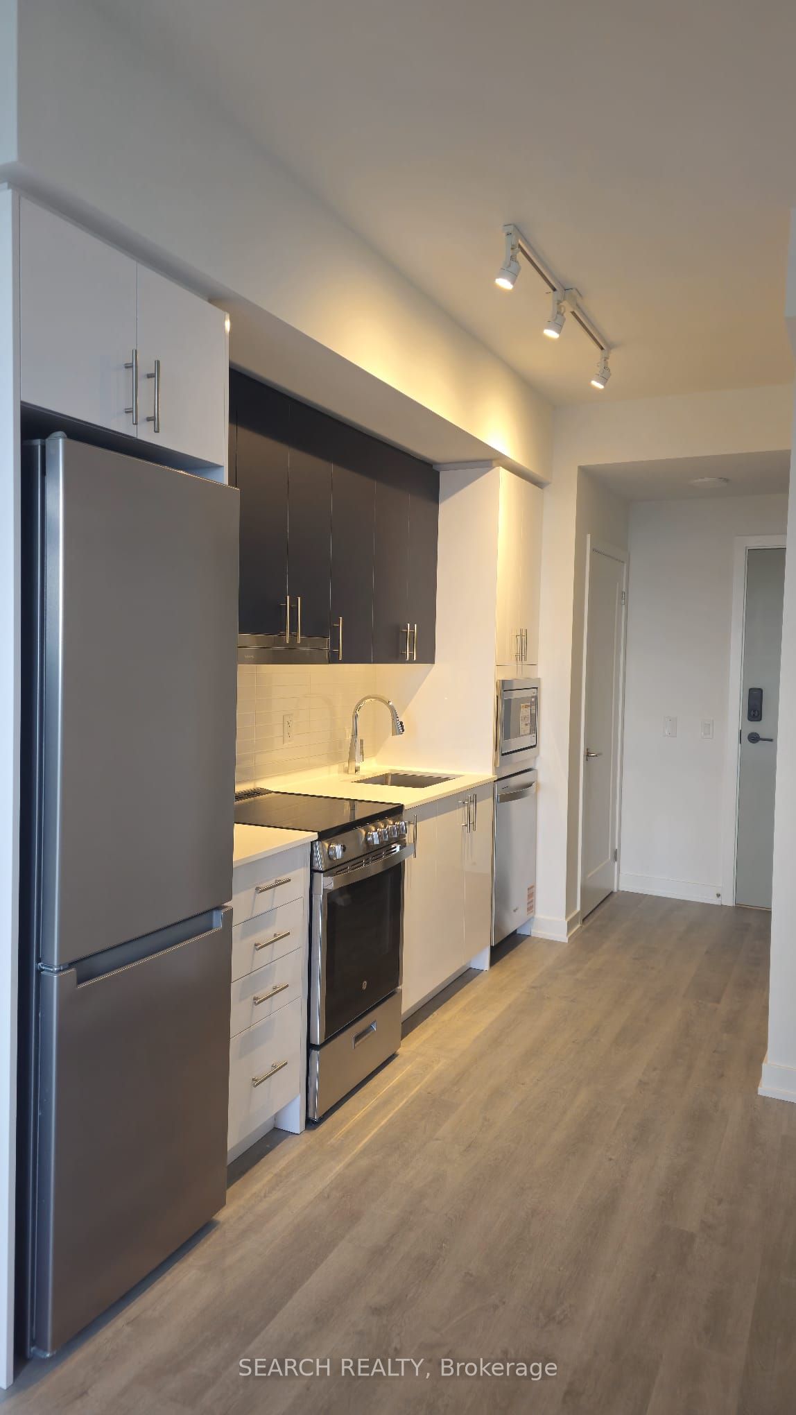 5105 Hurontario Street 3209