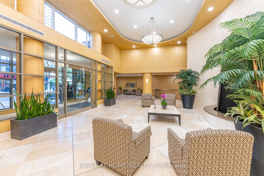 Photo of 123 Eglinton Avenue E #813, Toronto, ON M4P 1J2 (MLS # C12573408)