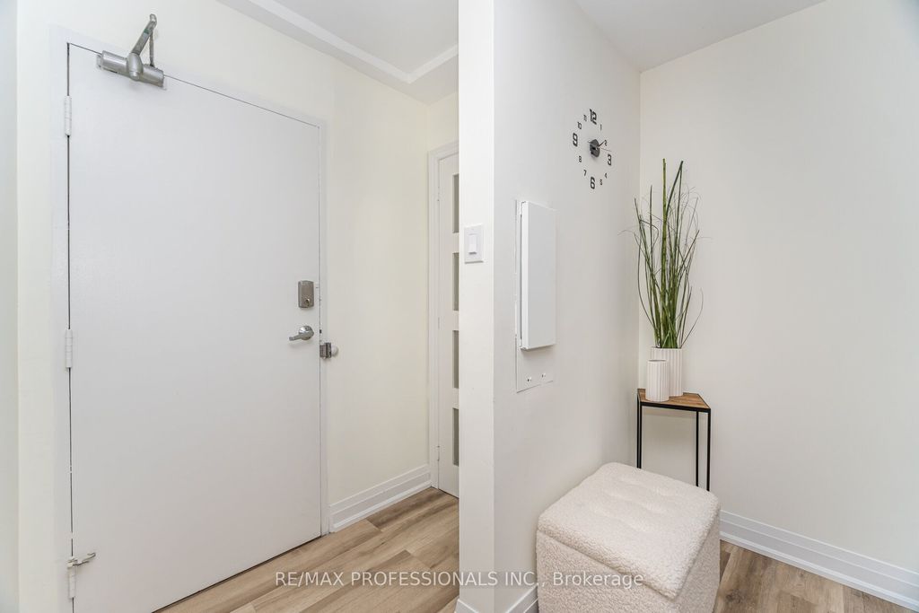 Photo of 364 The East Mall N/A #326B, Toronto, ON M9B 6C5 (MLS # W12814294)