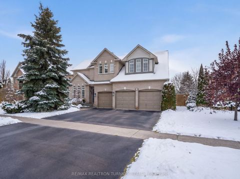 Property photo of 668 foxcroft boulevard, newmarket, ON l3x 1n3