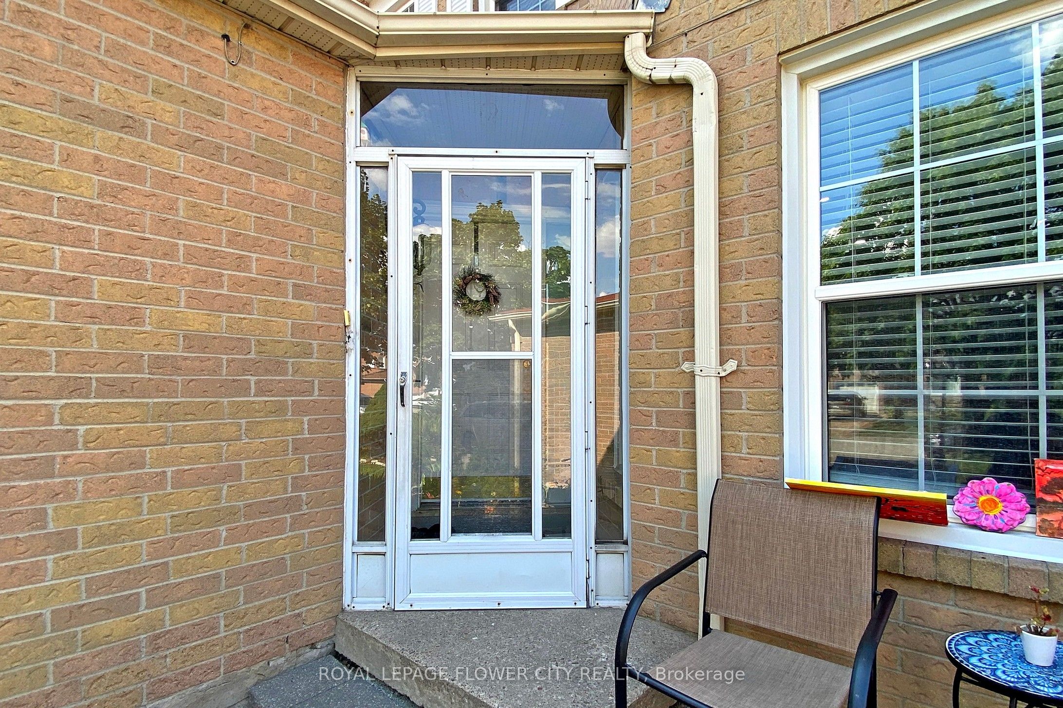 656 Esprit Crescent