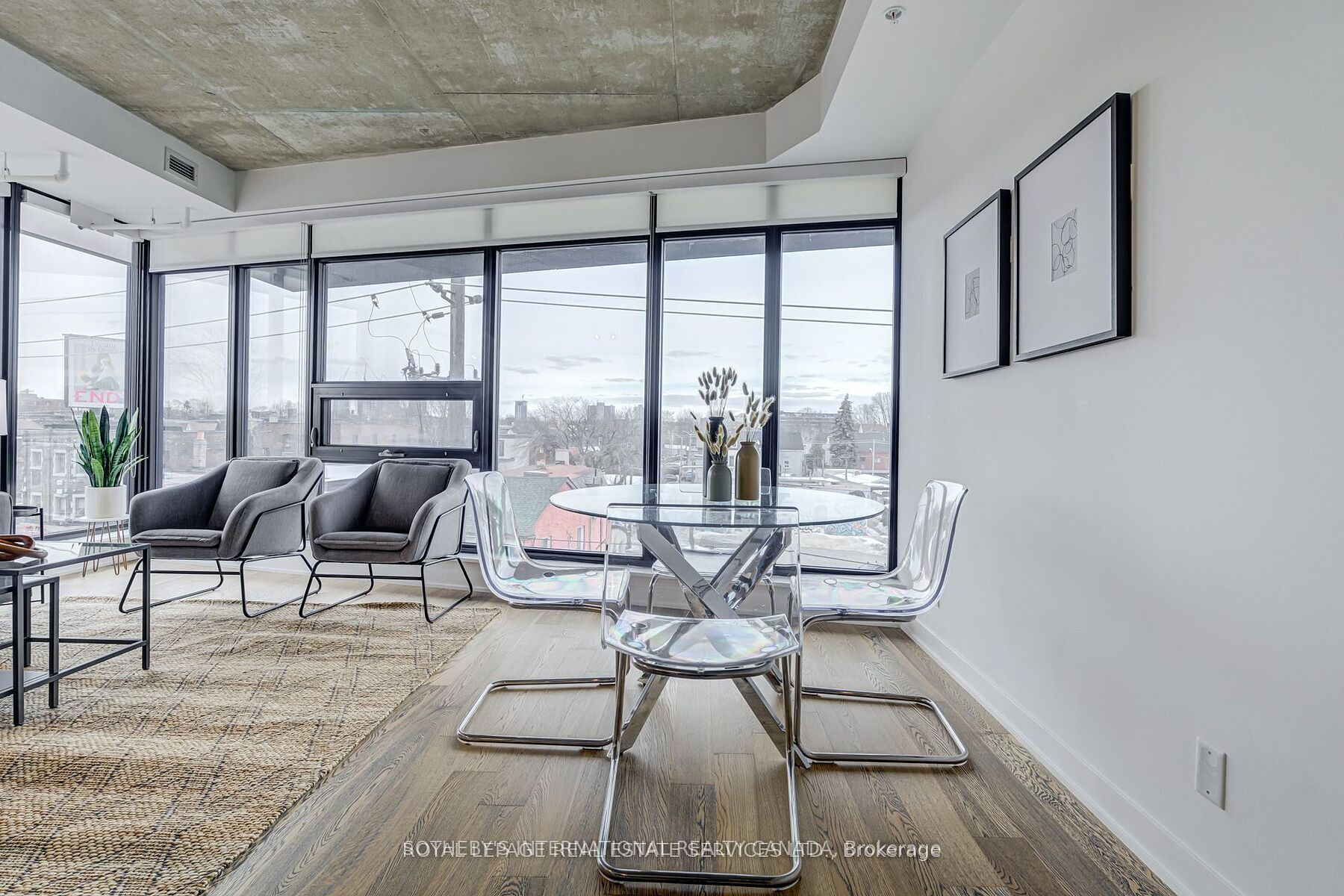 1239 Dundas Street W 404