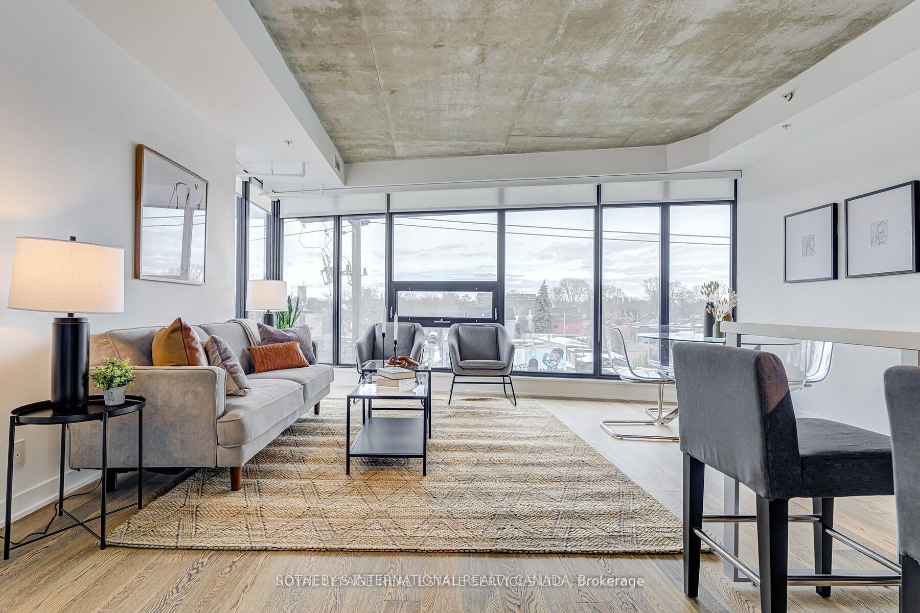 1239 Dundas Street W 404