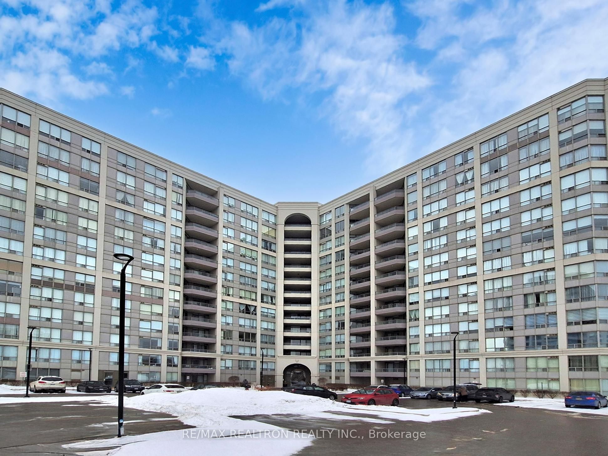 9017 Leslie Street PH10