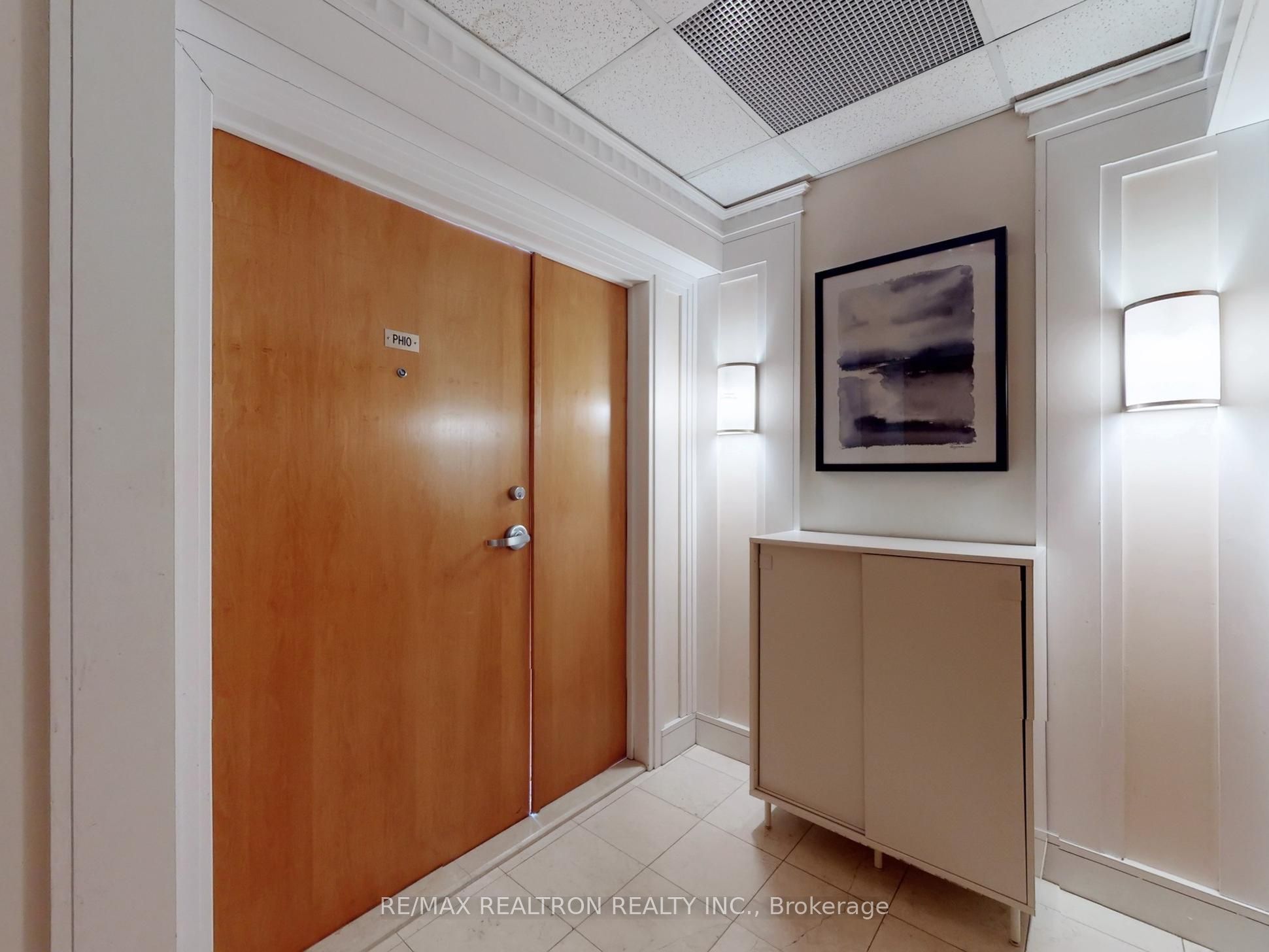 9017 Leslie Street PH10