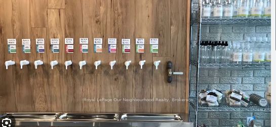 1263 Dundas Street W