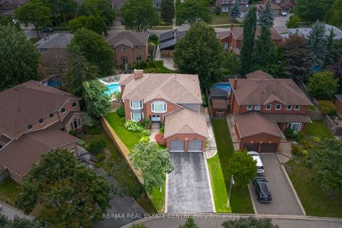 15 Brookbank Court Brampton ON L6Z 3G4