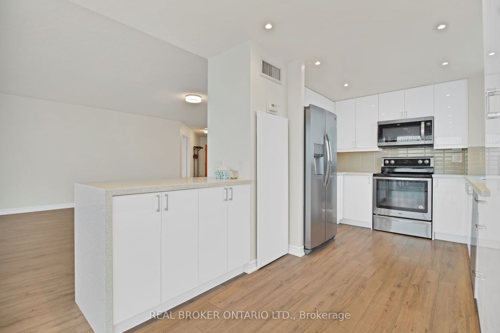 Photo of 5 Concorde Place #3301, Toronto, ON M3C 3M8 (MLS # C13797478)