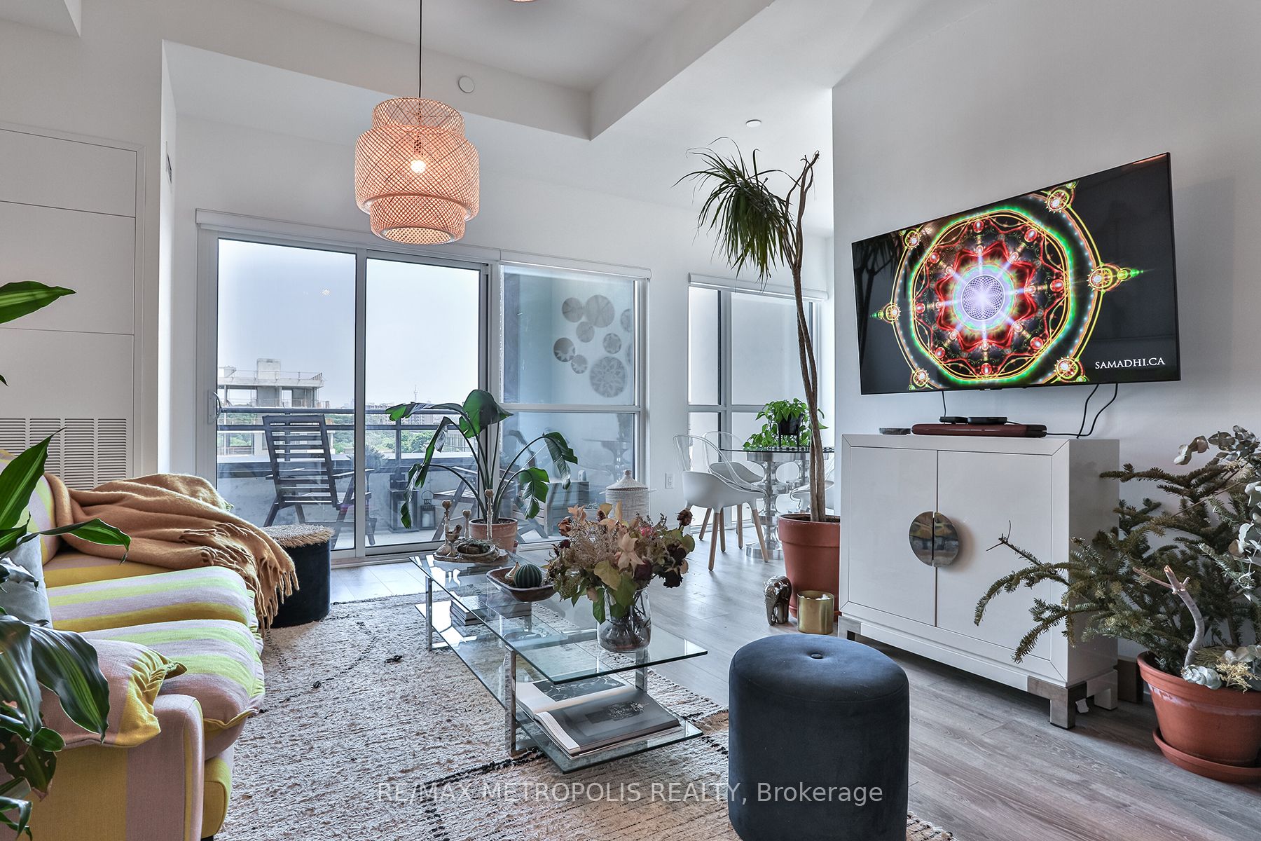 Photo 1 of 19 — 25 Neighbourhood Lane 703, Toronto, ON M8Y 0C4