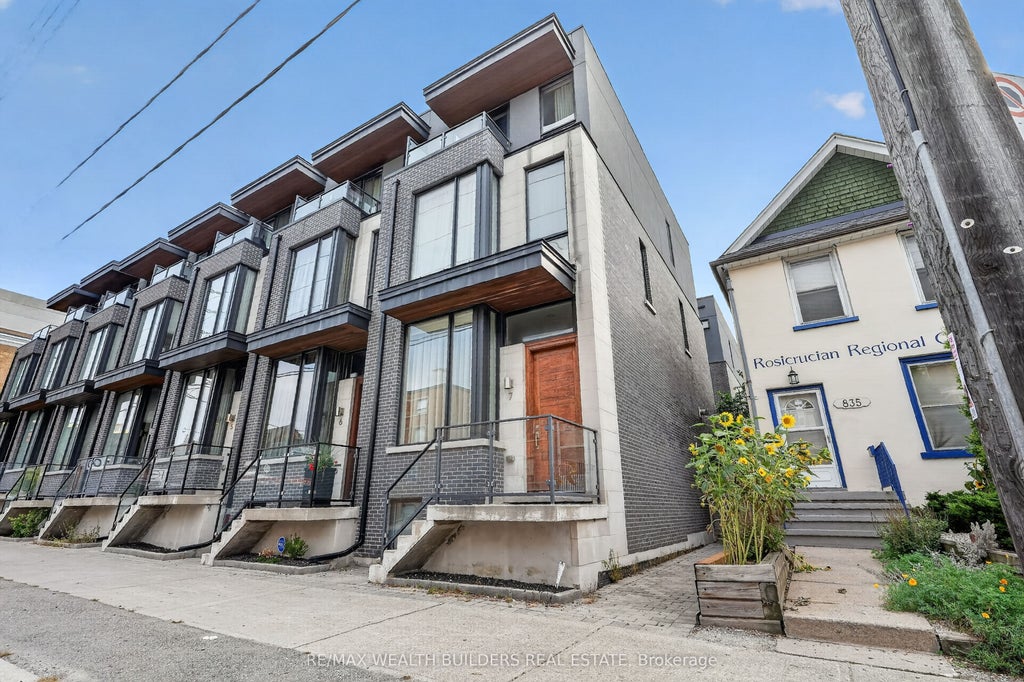 Photo of 837 Broadview Avenue #TH-07, Toronto, ON M4K 2P9 (MLS # E13809466)