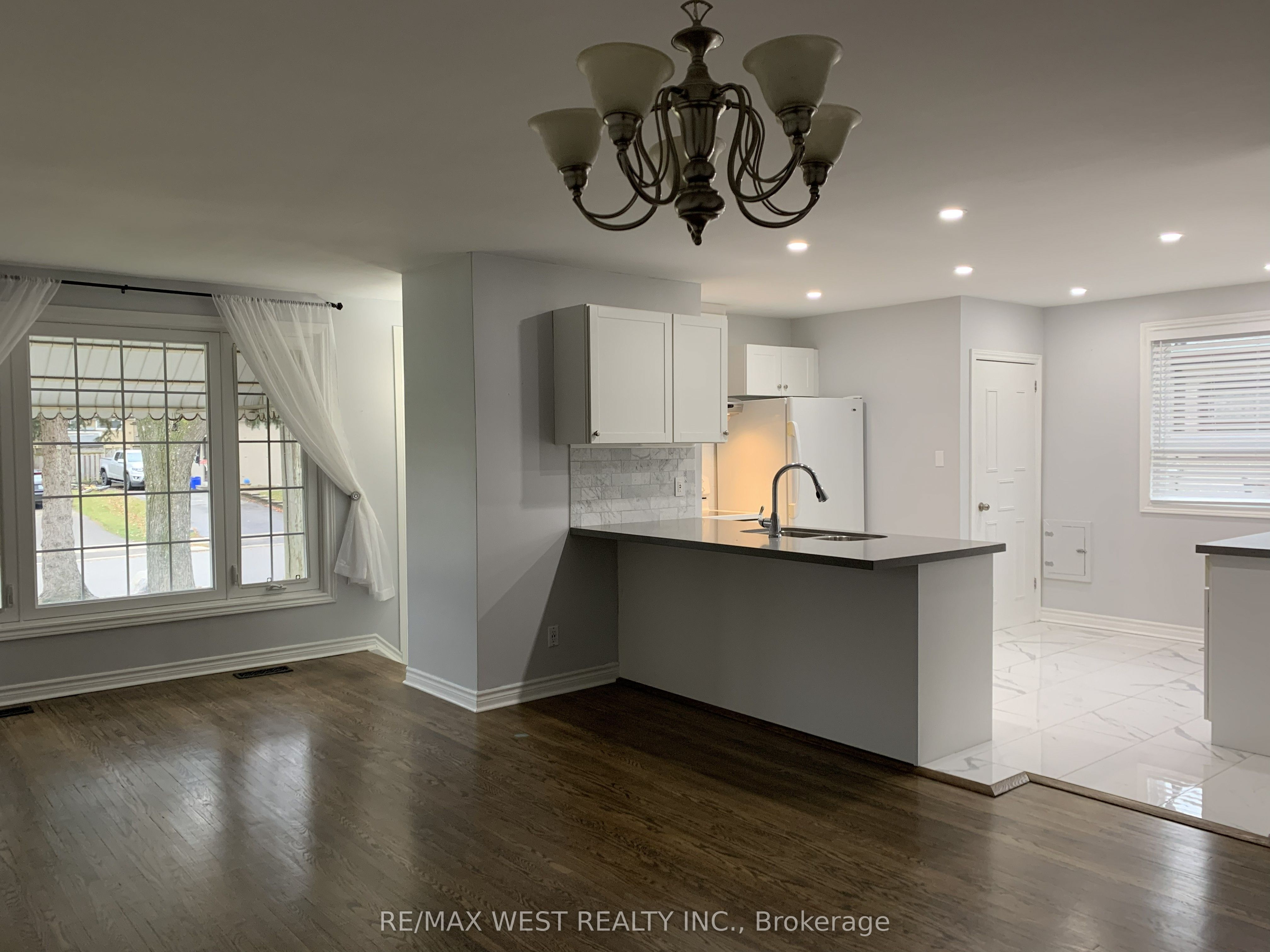 241 Ashlar Road Main Floor