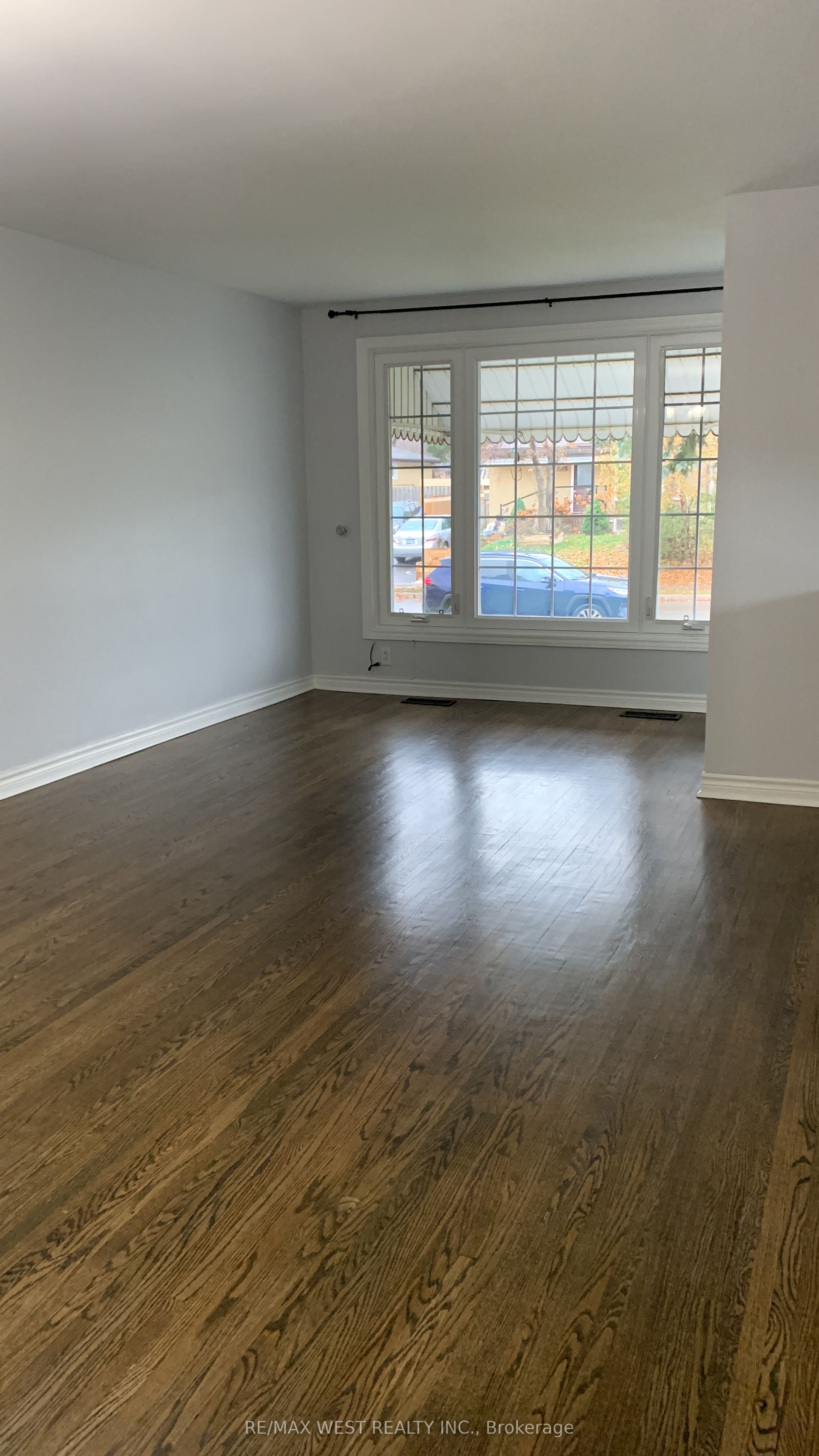 241 Ashlar Road Main Floor