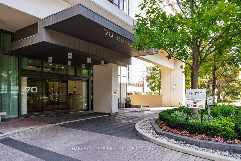 Photo of 70 Roehampton Avenue #813, Toronto, ON M4P 1R2 (MLS # C13682960)