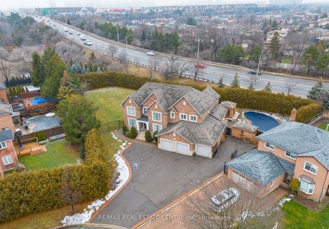 2489 Olinda Court Mississauga ON L5C 4P5
