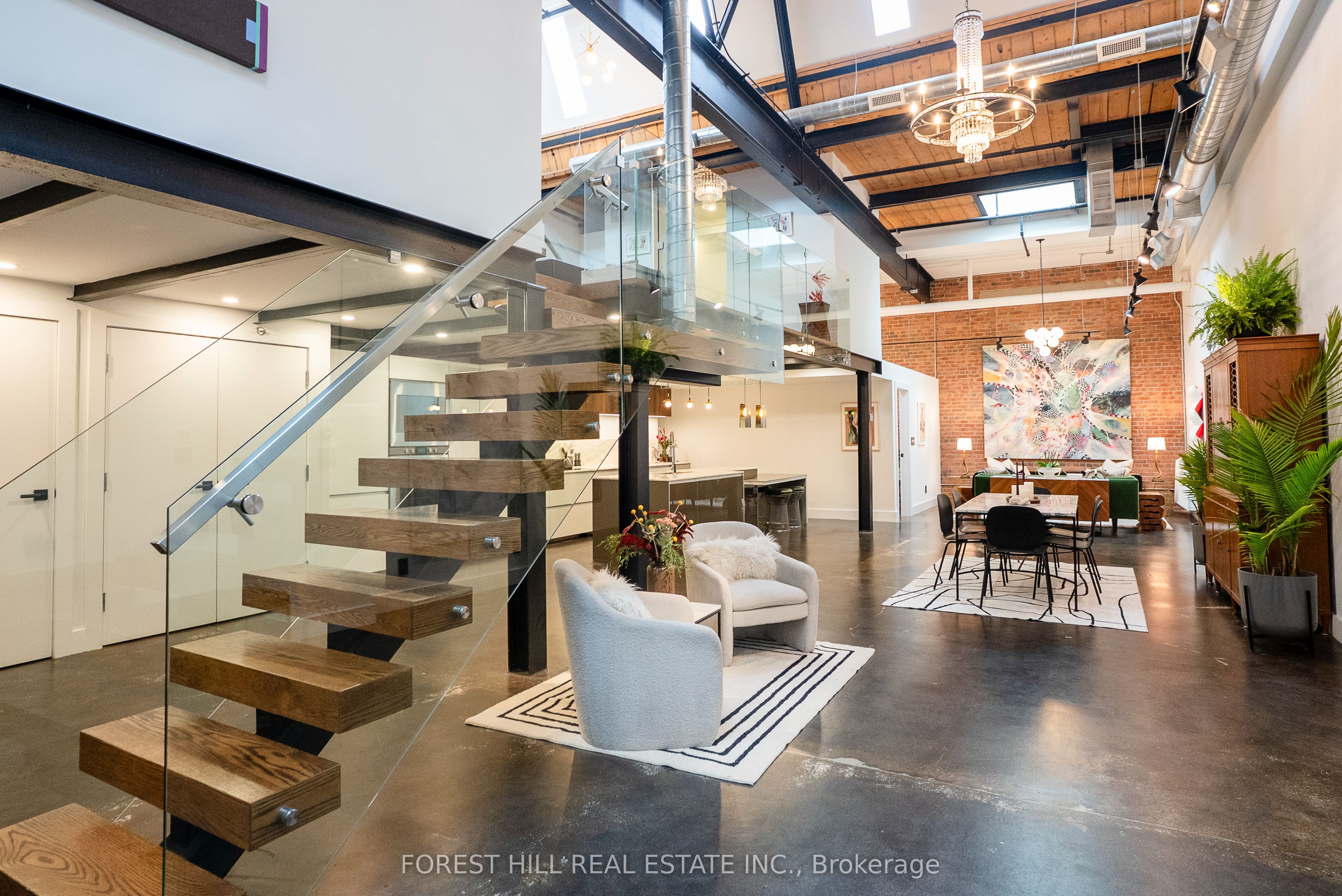 326 Carlaw Avenue 123