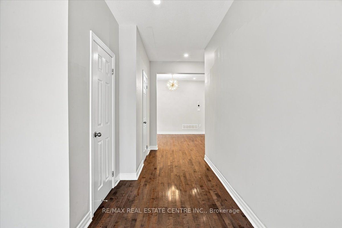1053 Job Crescent