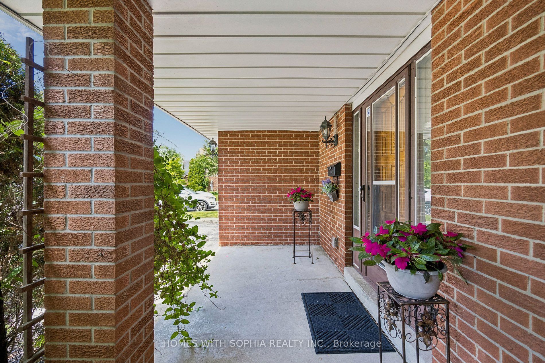 34 Rustywood Drive