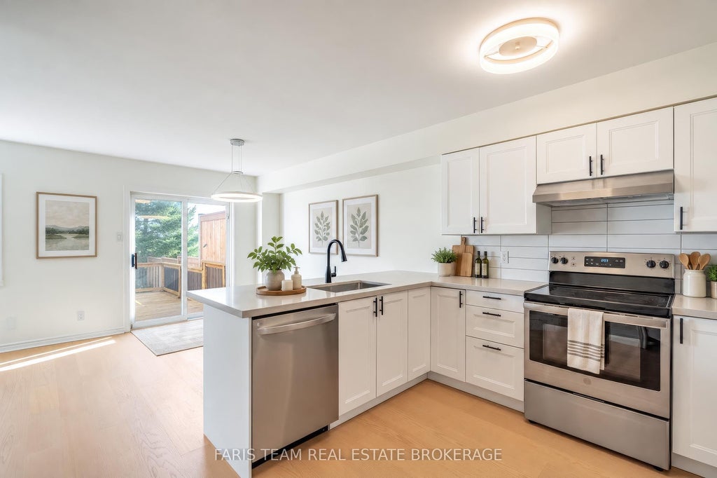 Photo of 152 Ritchie Crescent, Springwater, ON L0L 1P0 (MLS # S14081470)