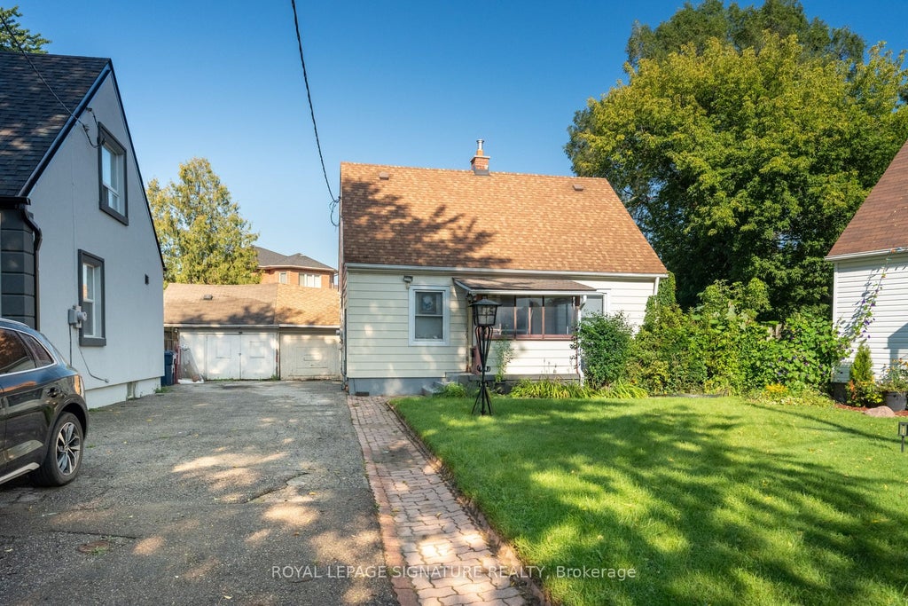 Photo of 15 Kemp Square, Toronto, ON M6M 2V5 (MLS # W13759988)