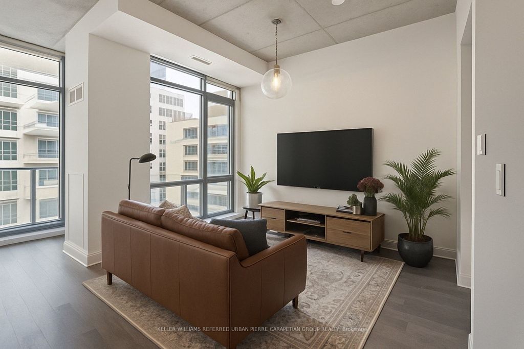 Photo of 399 Adelaide Street W #520, Toronto, ON M5V 1S4 (MLS # C12459544)