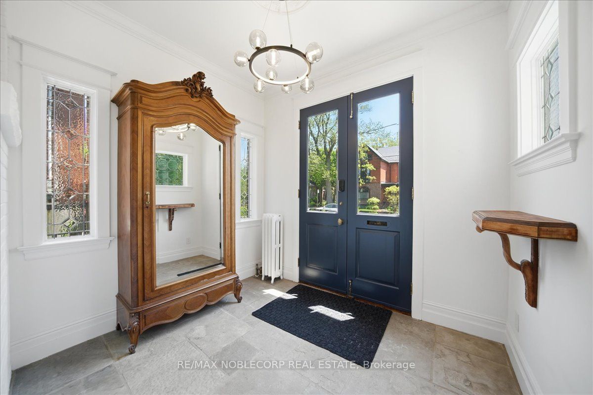 38 Glenrose Avenue