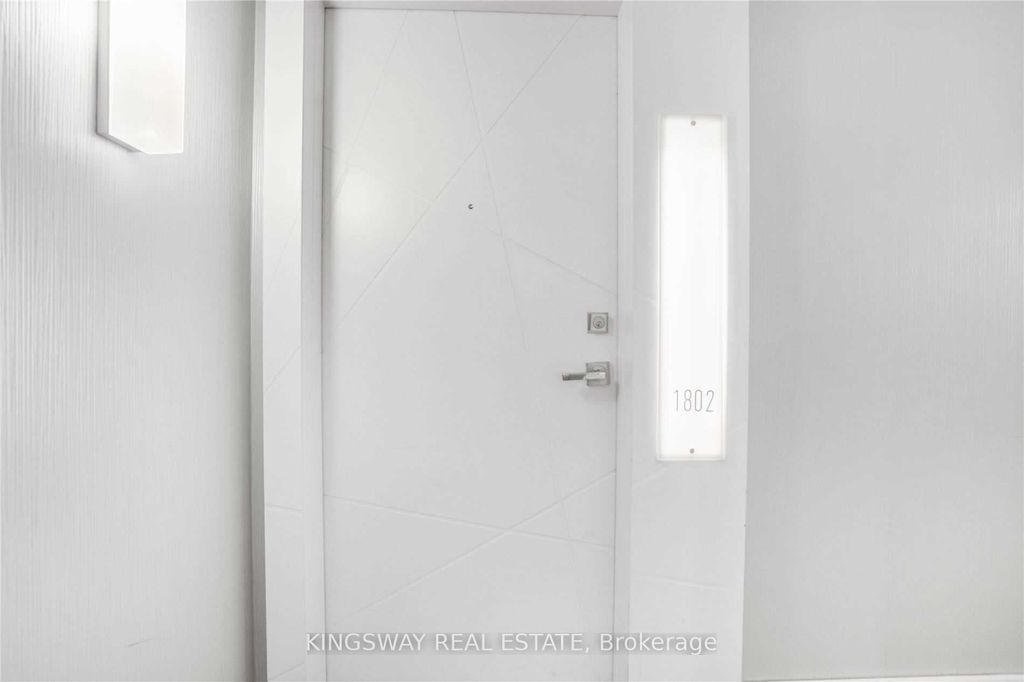 Photo of 14 York Street #1802, Toronto, ON M5J 2Z2 (MLS # C12395227)