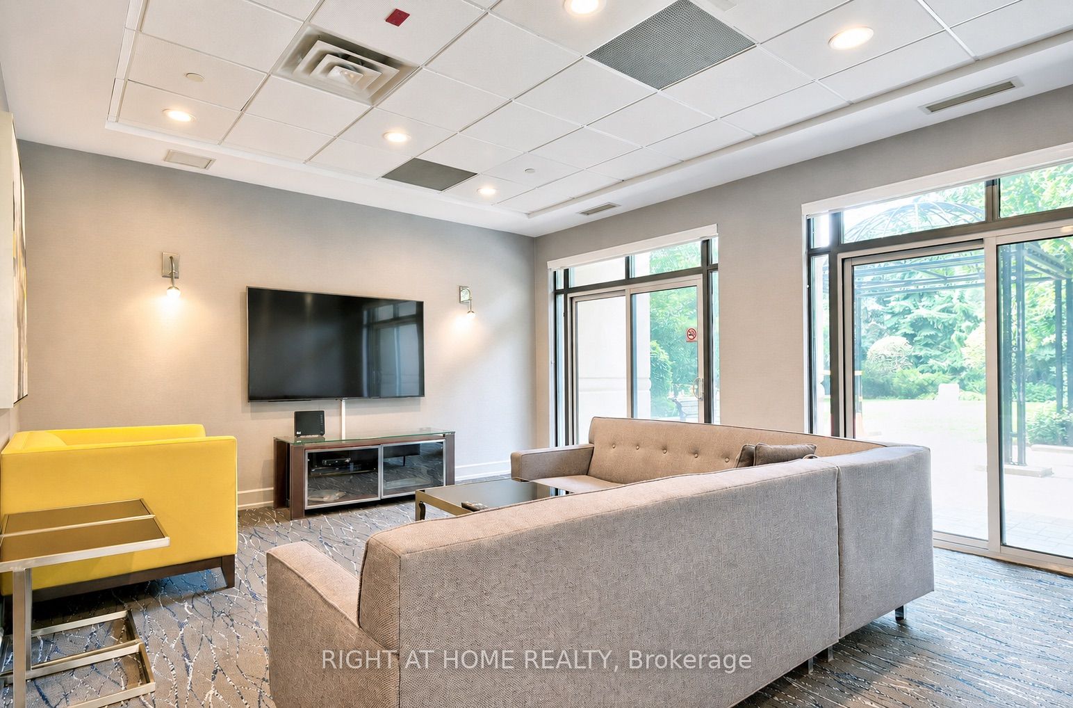 650 Sheppard Avenue E 403