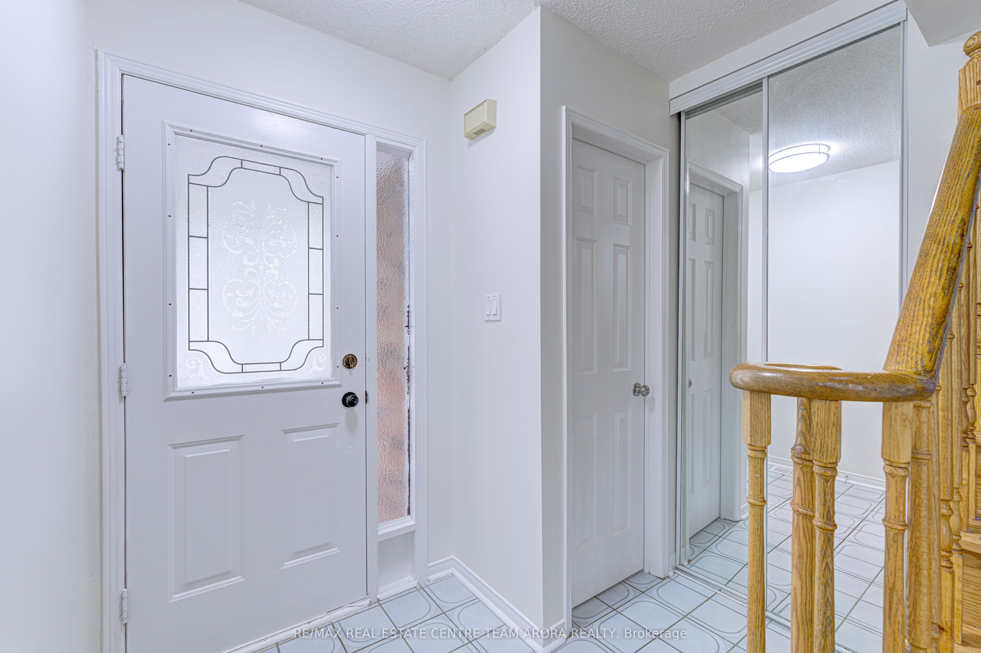 2748 Lindholm Crescent