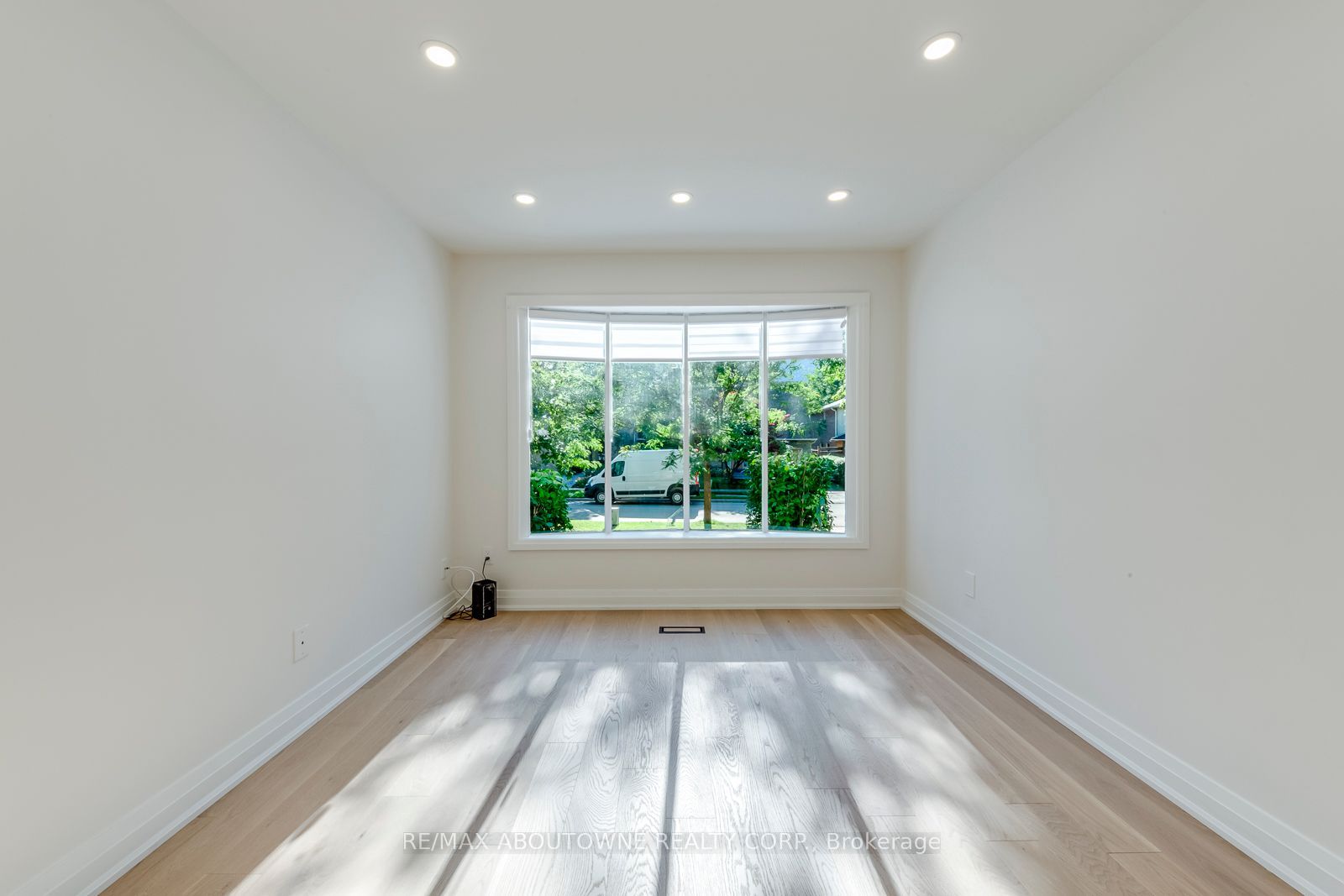 3065 Silverthorn Drive