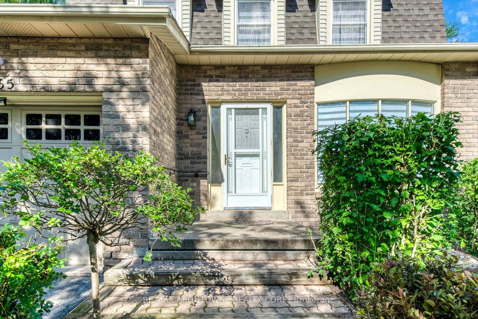 3065 Silverthorn Drive