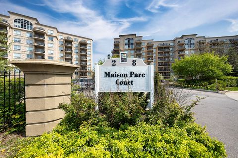 8 Maison Parc Court 520 Vaughan ON L4J 9K5