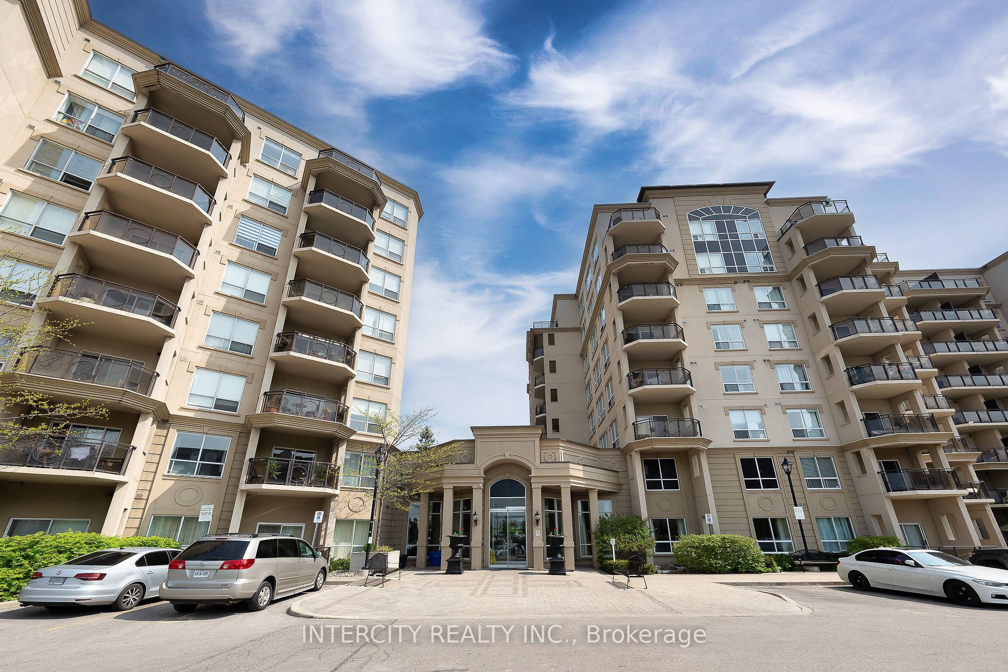 8 Maison Parc Court 520
