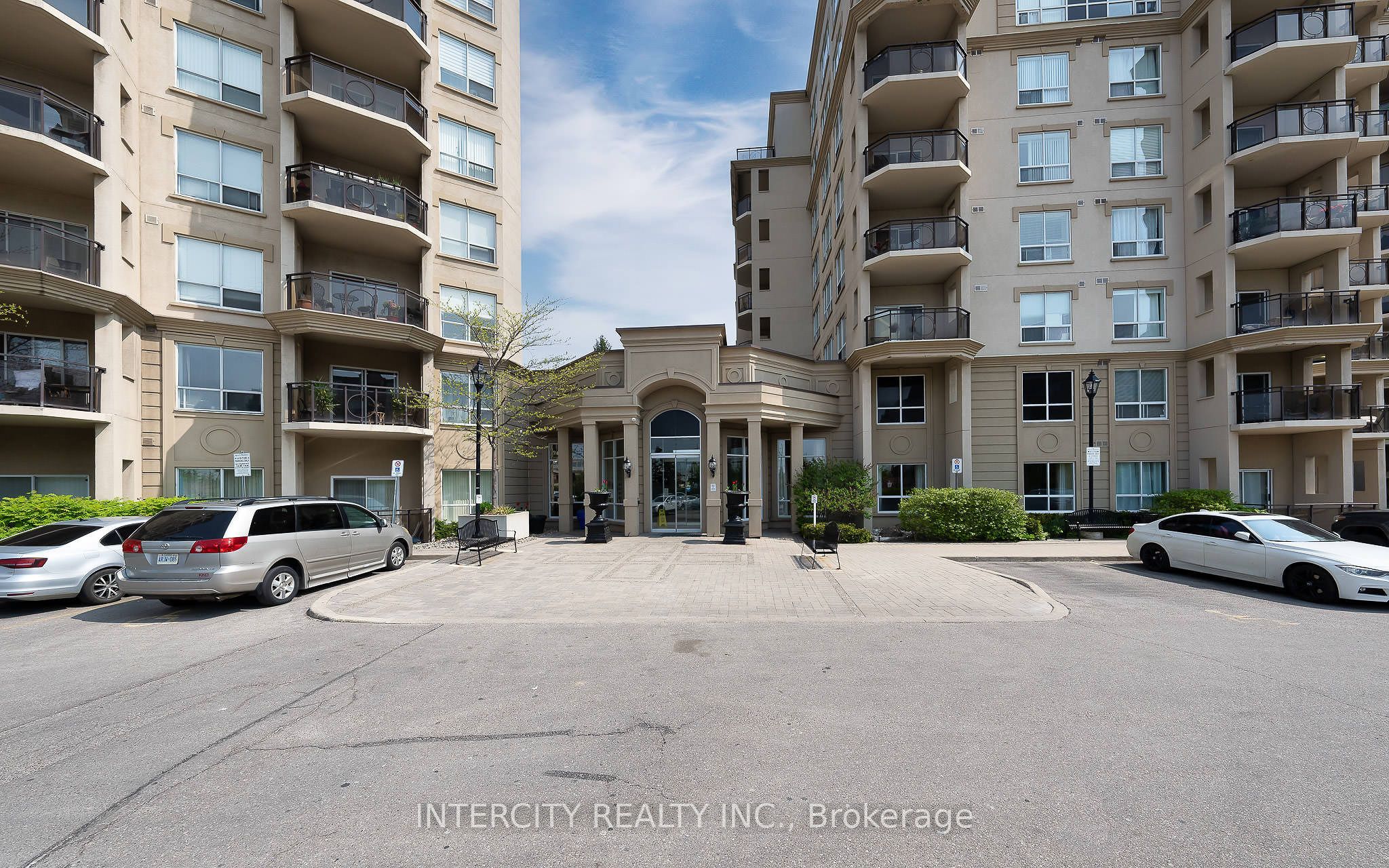 8 Maison Parc Court 520