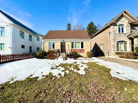 82 Hillcroft Drive Toronto ON M9B 4X9