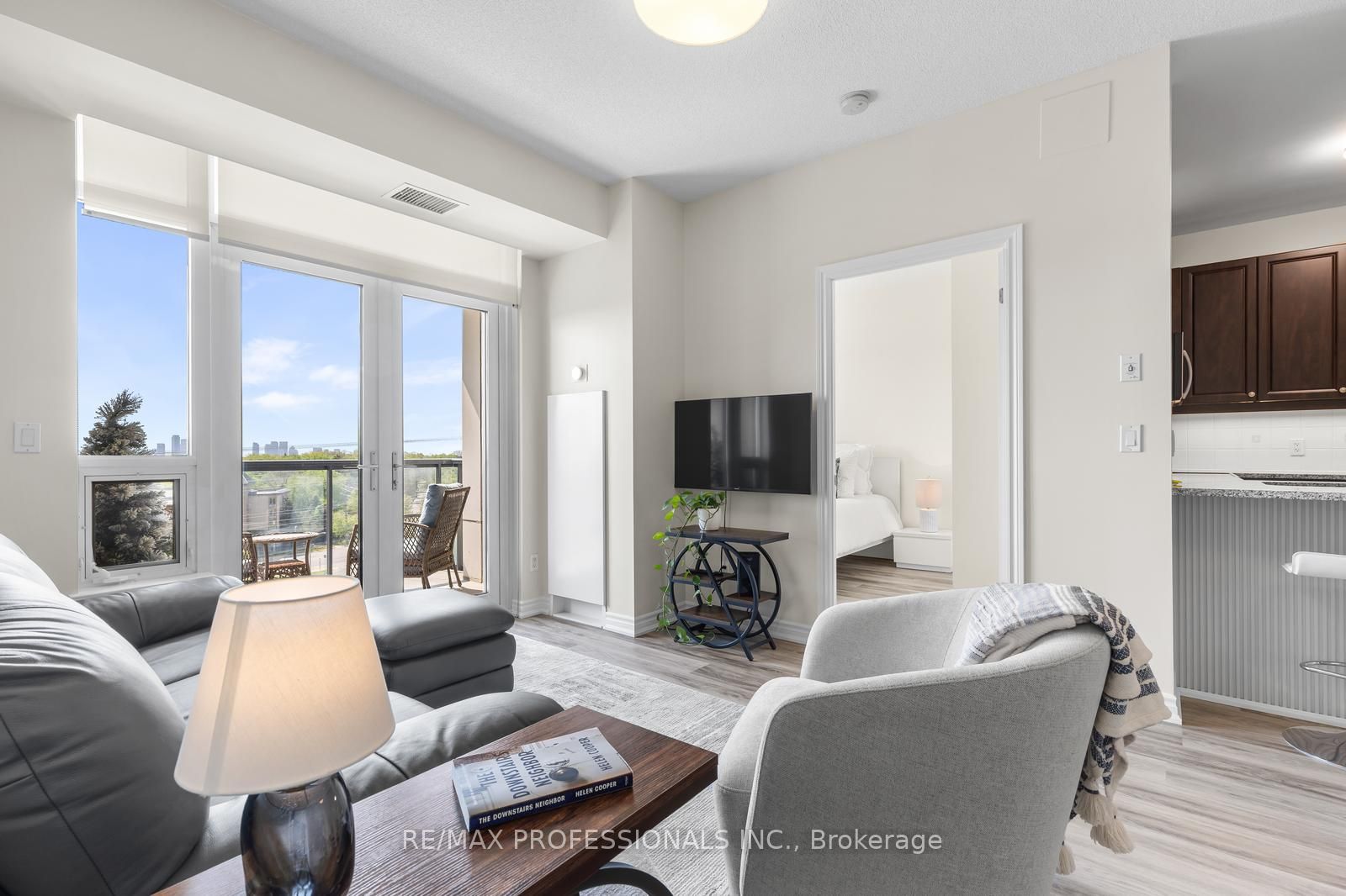 1135 Royal York Road 801