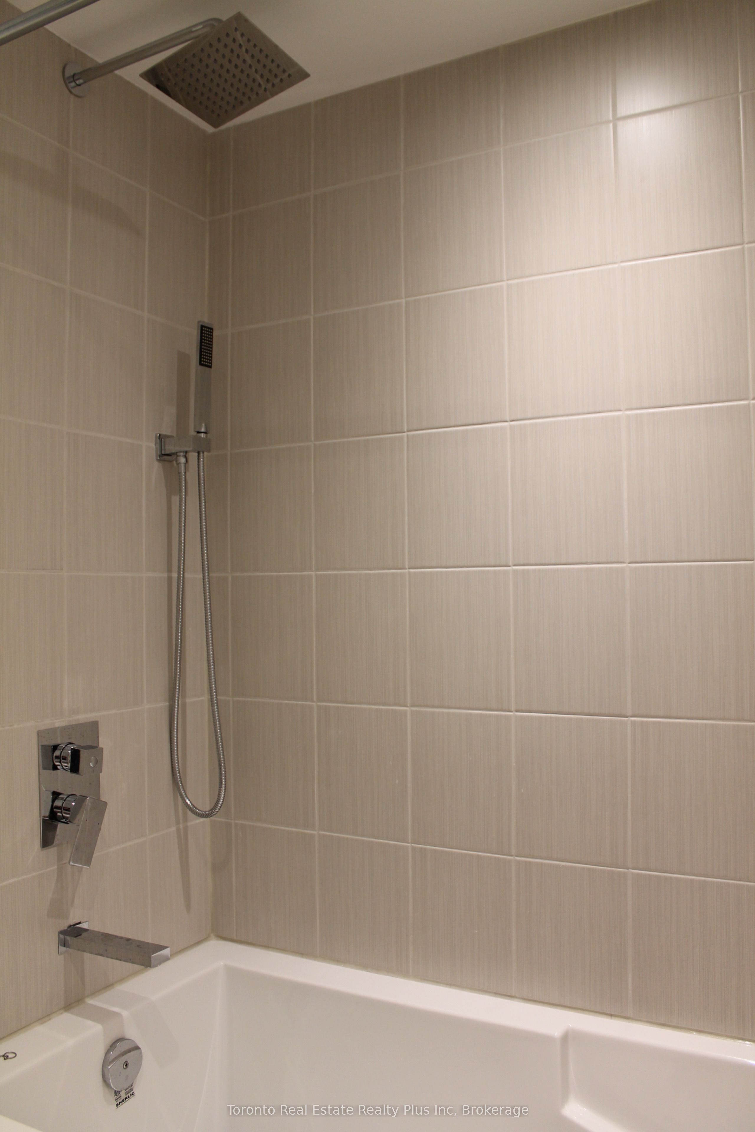 21 Delphinium Avenue