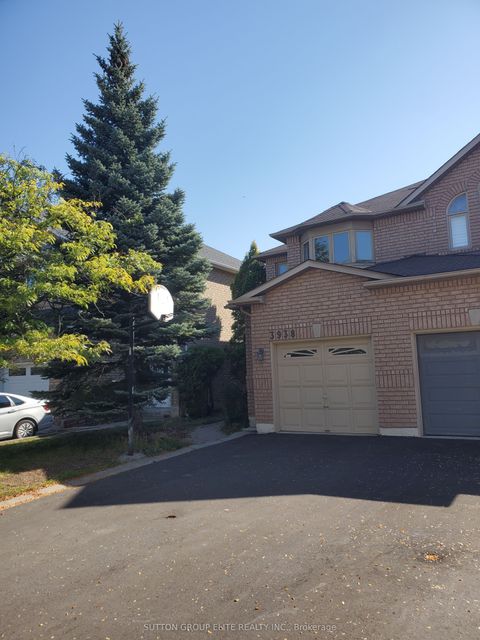 3938 Nightshade Lane Mississauga ON L5N 7J4