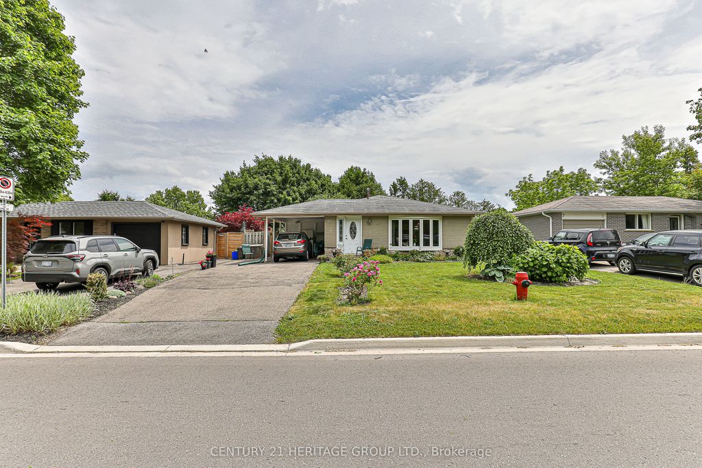 Photo of 67 Devins Drive, Aurora, ON L4G 2Z5 (MLS # N12451567)